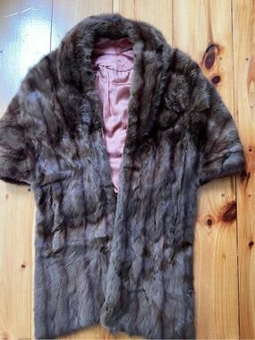Vintage 1950s Mink Fur Stole Wrap Jacket Satin
Lined .